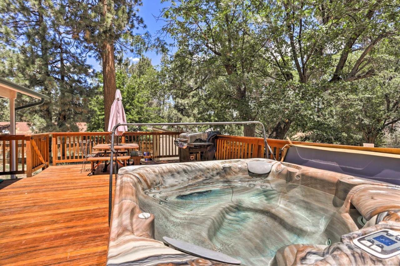 Big Bear Cabin With Deck And Hot Tub, Near Resorts! Big Bear Lake Kültér fotó