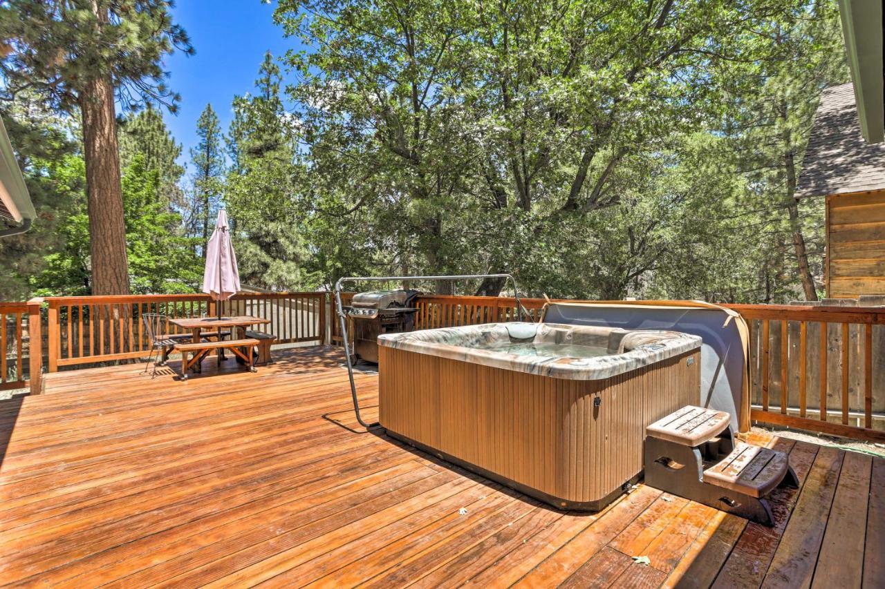 Big Bear Cabin With Deck And Hot Tub, Near Resorts! Big Bear Lake Kültér fotó